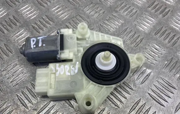 Volkswagen Golf VII Rear door window regulator motor 5Q4959812F 72500220