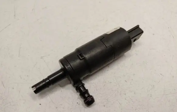 BMW 3 E92 E93 Headlight washer pump 8377430 67128377430 67120154875