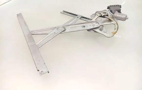 Toyota Avensis T270 Front door window regulator with motor 8570202020