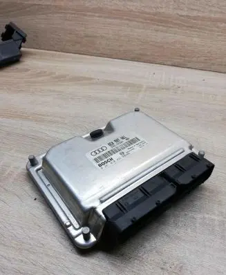 Audi A4 S4 B6 8E 8H Engine control unit/module ECU 8E0907401 0281010492