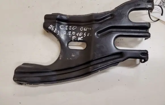 Mercedes-Benz C W203 Front bumper mounting bracket