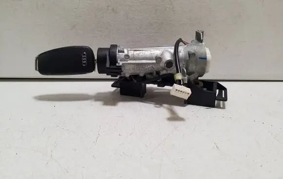 Audi A1 Ignition lock 1K0905851B 8X0837720D 5FA01065910