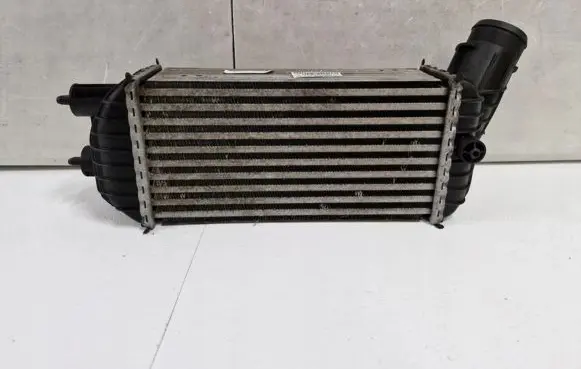Citroen DS4 Intercooler radiator 9674720580