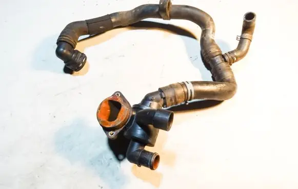 Volkswagen PASSAT B7 Thermostat 03L121111AE 3AA122051A 906929