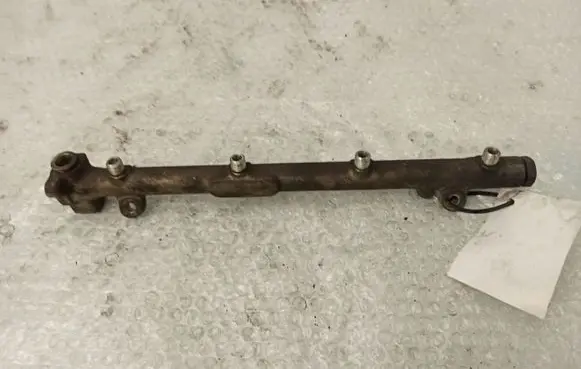 Mercedes-Benz C W203 Fuel main line pipe A6110700095