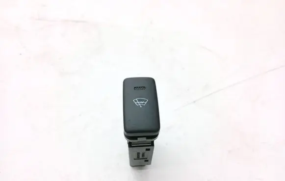 Lexus IS 220D-250-350 Windscreen/window heater switch 8479433020 15A280
