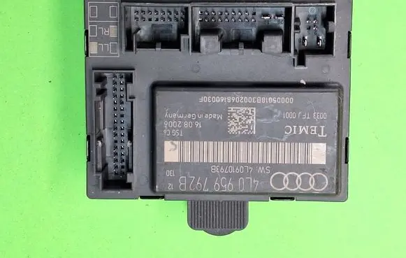 Audi Q7 4M Door control unit/module 4L0959792B 4L0910793B 0033TFJ0001