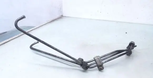 Fuel injector supply line/pipe