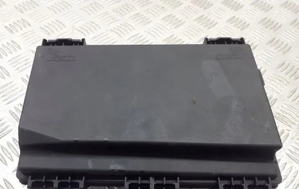 Opel Astra H Fuse box cover 1534937