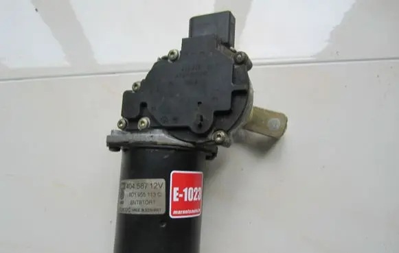 Audi A6 Allroad C5 Wiper motor 8D1955113C