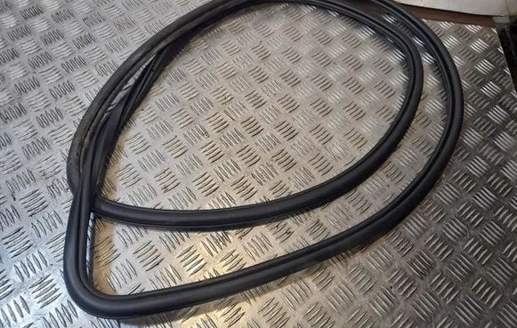 Audi Q7 4L Front door rubber seal