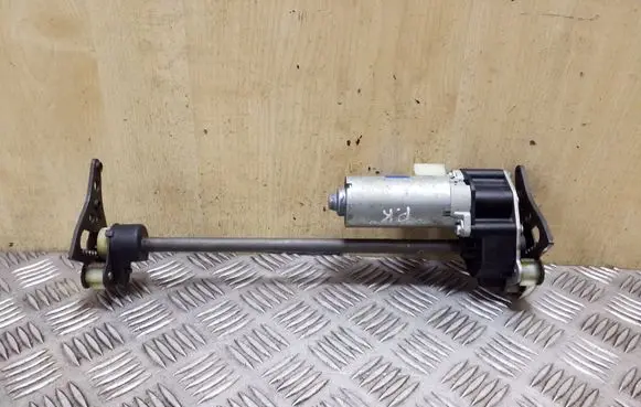 Land Rover Discovery 3 - LR3 Seat adjustment motor P0120060300
