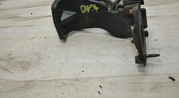 Renault Kadjar Engine mounting bracket MR57854R
