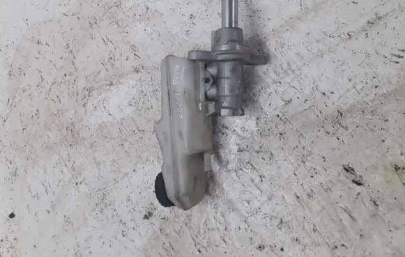 Toyota Auris 150 Master brake cylinder