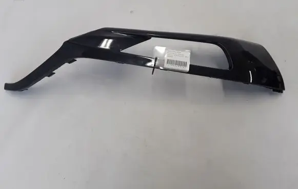 Volvo XC90 Front bumper splitter molding 31383801