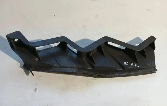 Volkswagen PASSAT B6 Front bumper mounting bracket 3C0807889