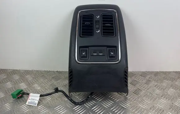 Rear air vent grill