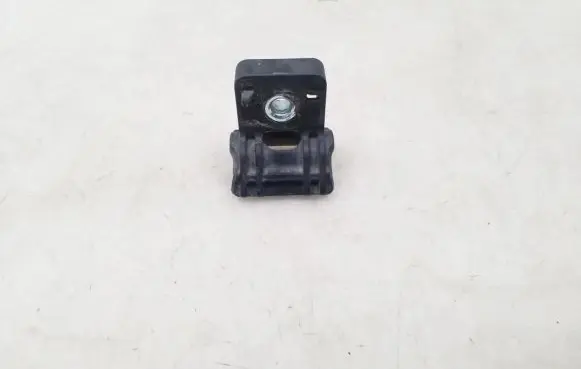 Opel Astra J Radiator mount bracket 13250318