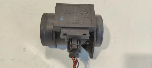 Volkswagen PASSAT B4 Mass air flow meter 71822101 074906461