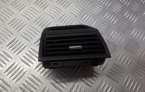 Fiat Grande Punto Dashboard air vent grill cover trim 