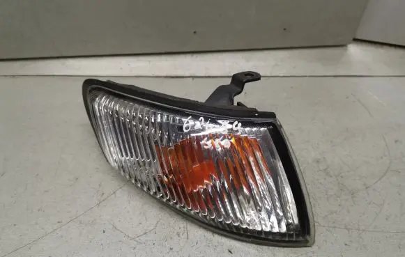 Mazda 626 Front indicator light 082161540R