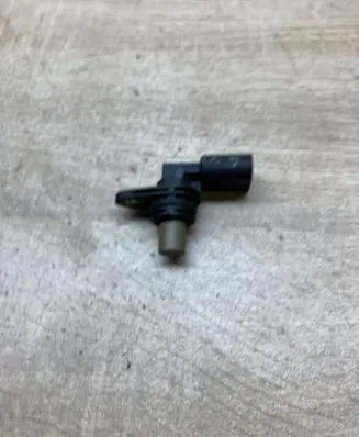 Volkswagen PASSAT B6 Camshaft position sensor 030907601