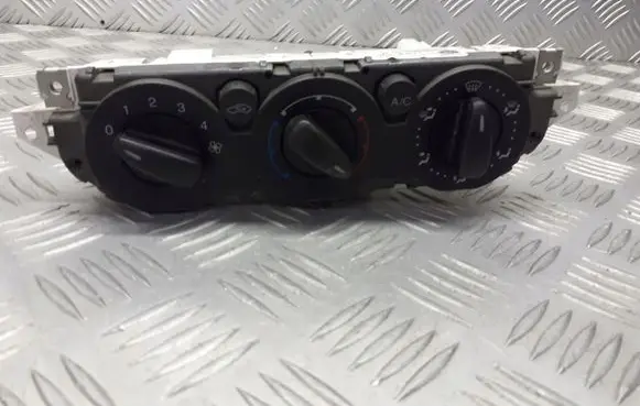 Ford Focus Interior fan control switch 7M5T-19980-AA