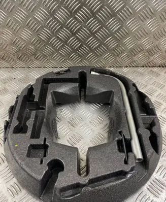 Audi A4 S4 B9 Tool set 8W0012109