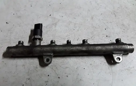 Renault Scenic I Fuel main line pipe 0445214015 7700111013
