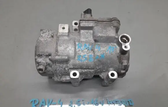 Toyota RAV 4 (XA40) Air conditioning (A/C) compressor (pump) 042200-0533
