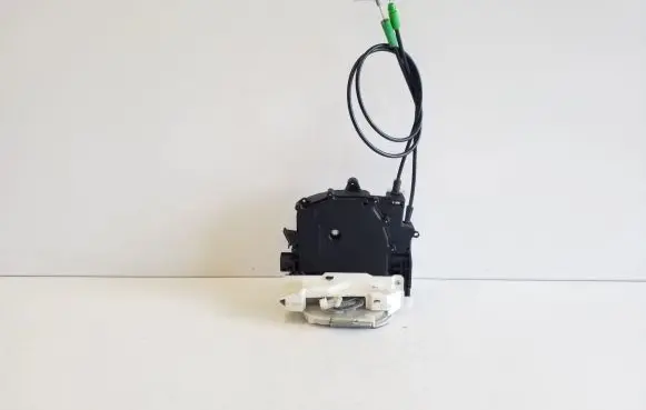 Mitsubishi Outlander Rear door lock