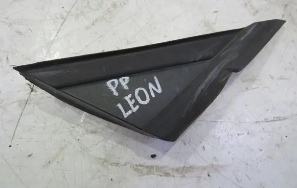 Seat Leon (5F) Fender trim (molding) GMAUTO4574097
