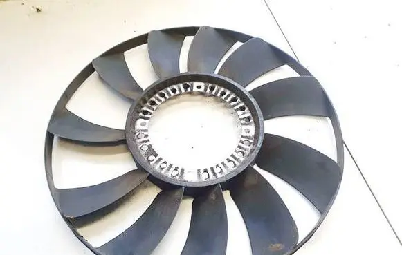 Volkswagen PASSAT B5 Fan impeller 058121301b