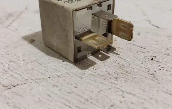 Skoda Fabia Mk1 (6Y) Other relay 8D0951253