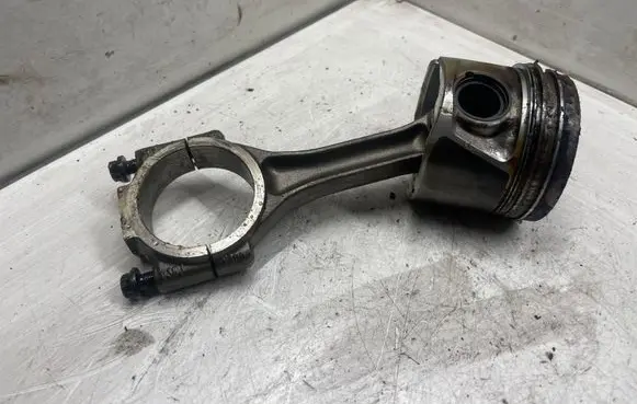 Volkswagen PASSAT B6 Piston with connecting rod 038L