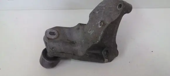 Ford Mustang VI Engine mounting bracket
