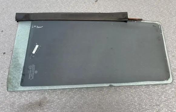 Jeep Cherokee XJ Rear side window 55235565