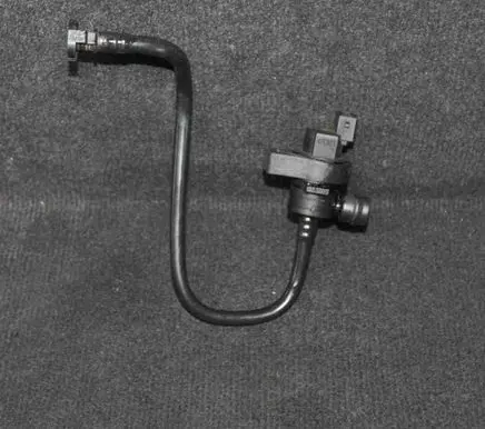 BMW 1 E81 E87 Turbo solenoid valve 7512582