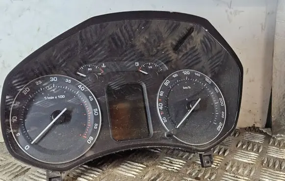 Speedometer (instrument cluster)