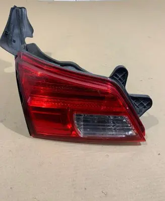 Subaru Outback Tailgate rear/tail lights 13220072