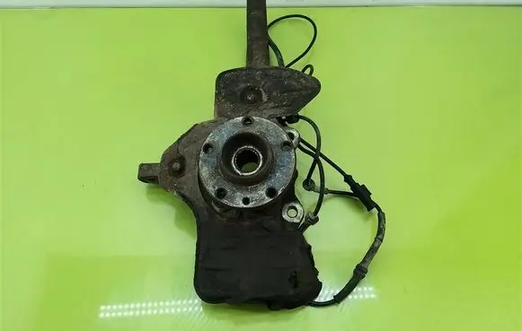 Alfa Romeo 147 Front wheel hub spindle knuckle 