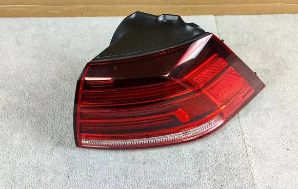 Volkswagen Golf VII Rear/tail lights 5GM945096F 421360