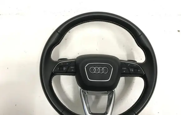 Audi Q7 4M Steering wheel