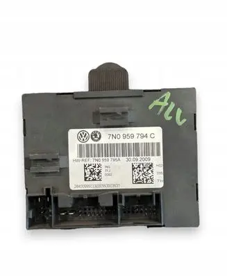 Seat Alhambra (Mk2) Door control unit/module 7N0959795A
