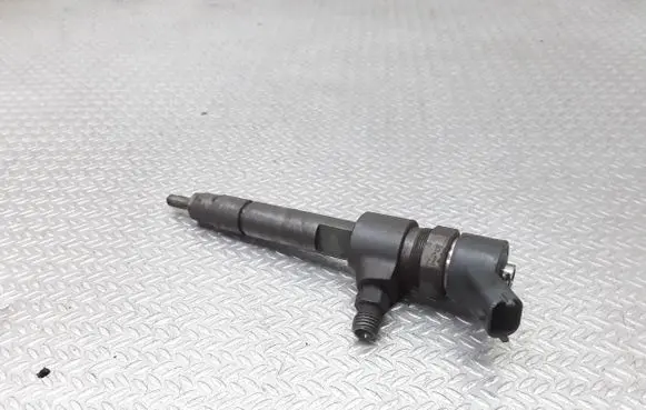 Opel Zafira B Fuel injector 0445110165