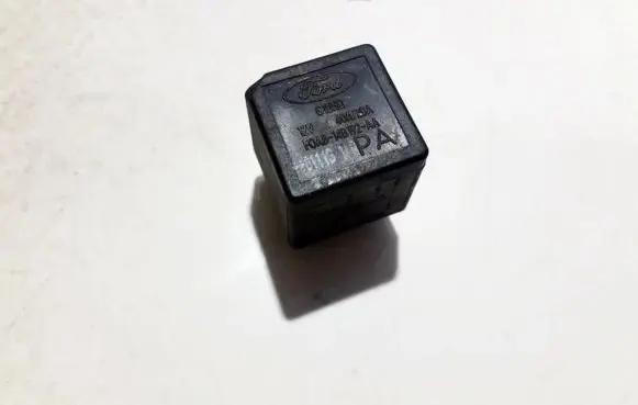Ford Mondeo Mk III Other relay f0ab14b192aa
