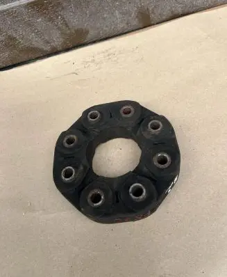 Mercedes-Benz CLS C218 X218 Rear prop shaft donut coupling/joint 2404110115 F876