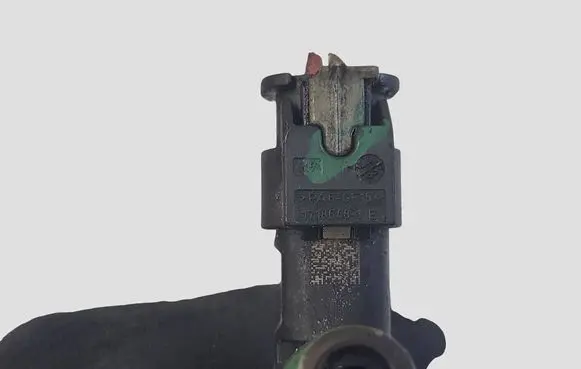 Audi Q5 SQ5 8R Fuel injector 06E036P 104390520