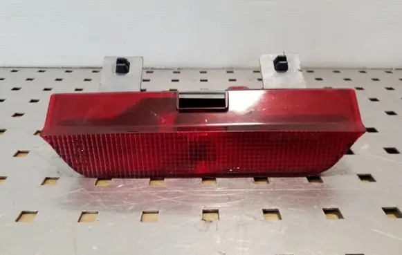 Toyota RAV 4 (XA20) Third/center stoplight
