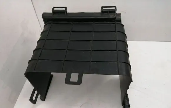 Volkswagen PASSAT B7 Battery box tray cover/lid 3C0915336A 3C0915336